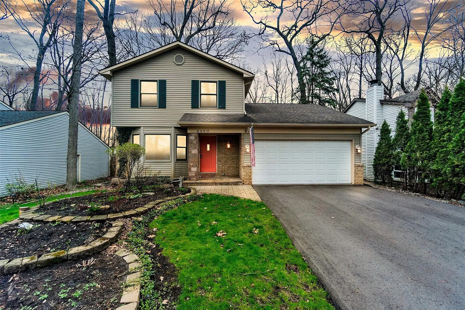 6950 Aeroview St photo 1