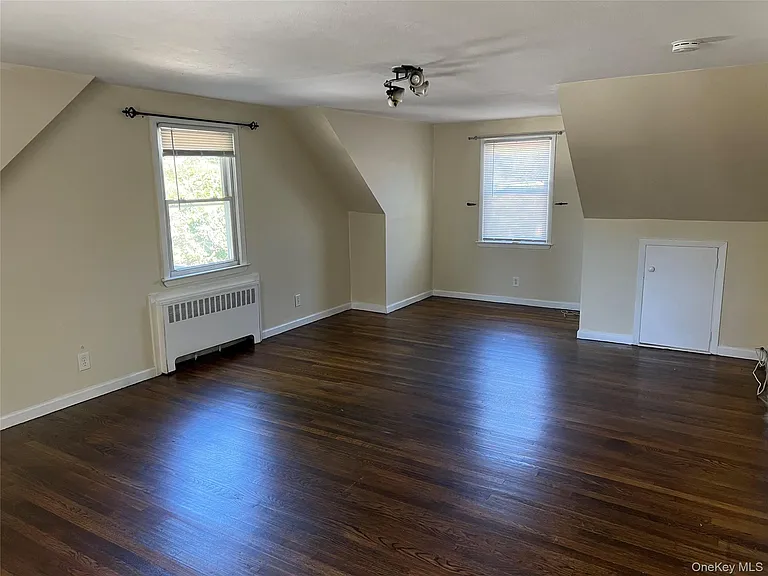 23 Luther Pl — Photo 2