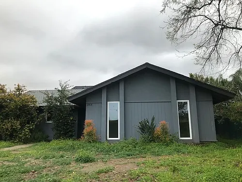 13408 Glenoaks Blvd Photo 1