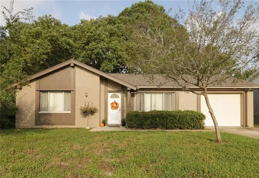 12401 Parchment Dr — Photo 2