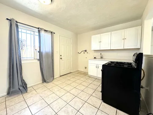 Available Now!! 2 Bed / 1 Bath Apartment In Palm Springs!! Photo 1