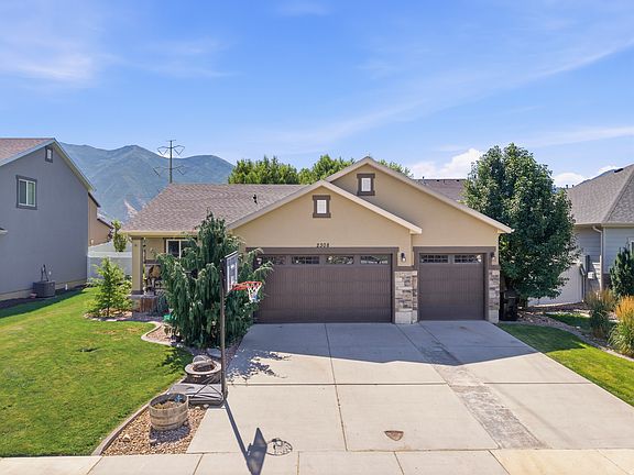 2nd image of 2308 E Ranch Hand Way