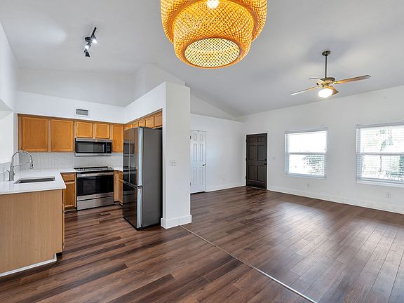 4th image of 14808 N Olympic Way