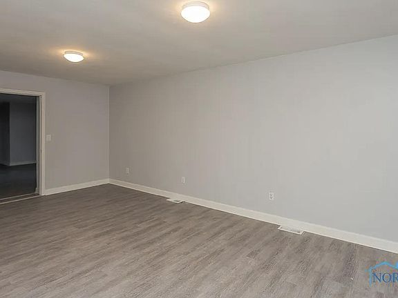 5th image of 715 Sackett St