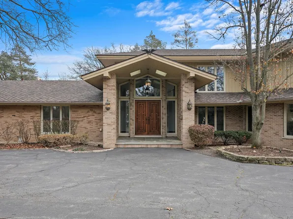 411 Woodland Ct, Glenview, IL 60025