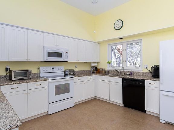 5th image of 5085 Harmony Cir Unit 24