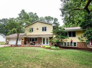 852 86th Ln NW, Coon Rapids, MN 55433