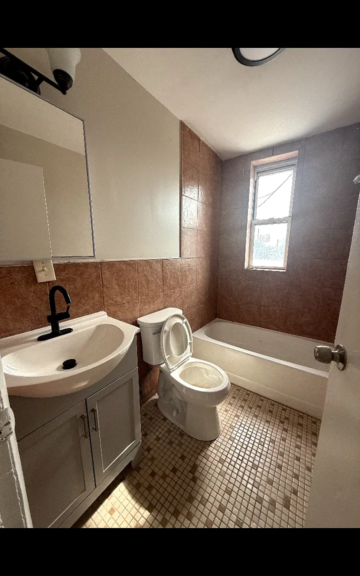 2 bed, $1,700 — Photo 3