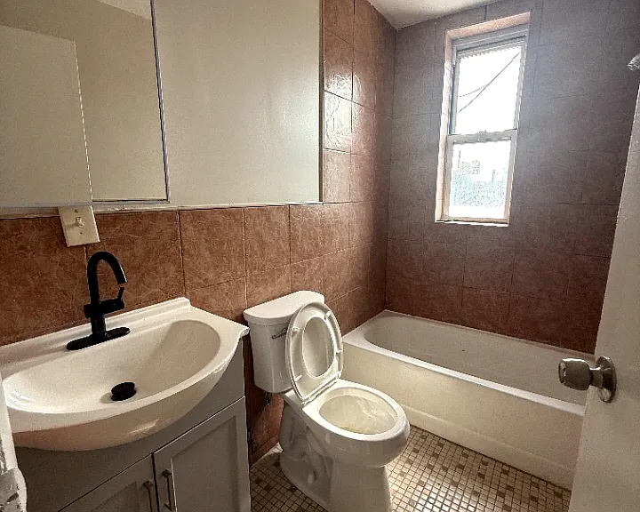 572 Springfield Ave #L2 — Photo 3