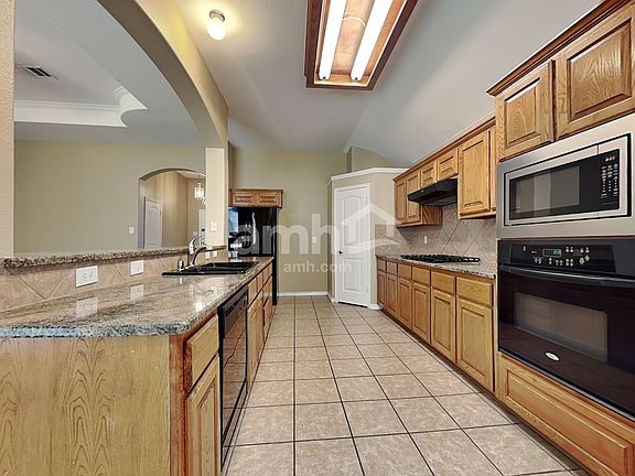 3rd image of 1325 Tanglevine Ln