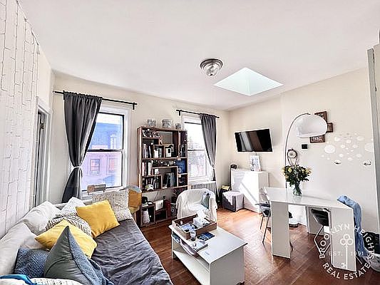 1st image of 139 Joralemon St APT 5F