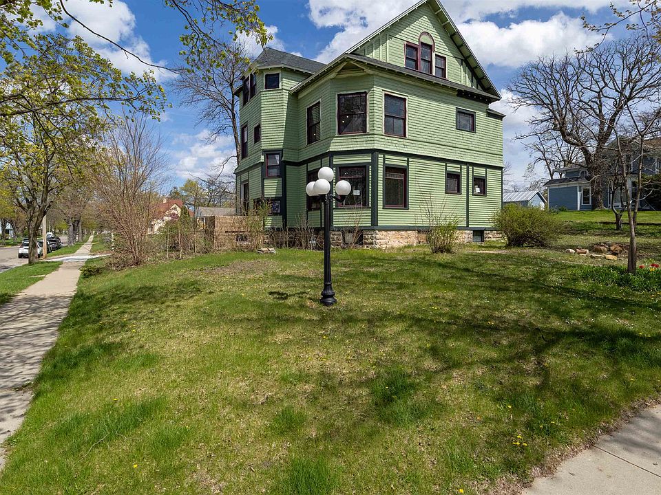 1st image of 704 Ash St