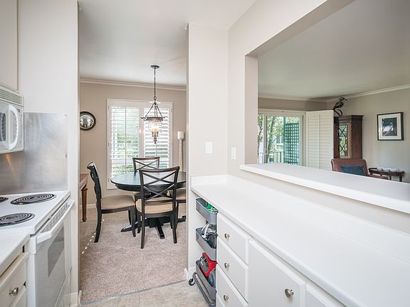 4th image of 820 N Delaware St APT 303