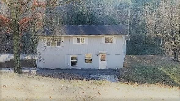 1st image of 723 E Race St