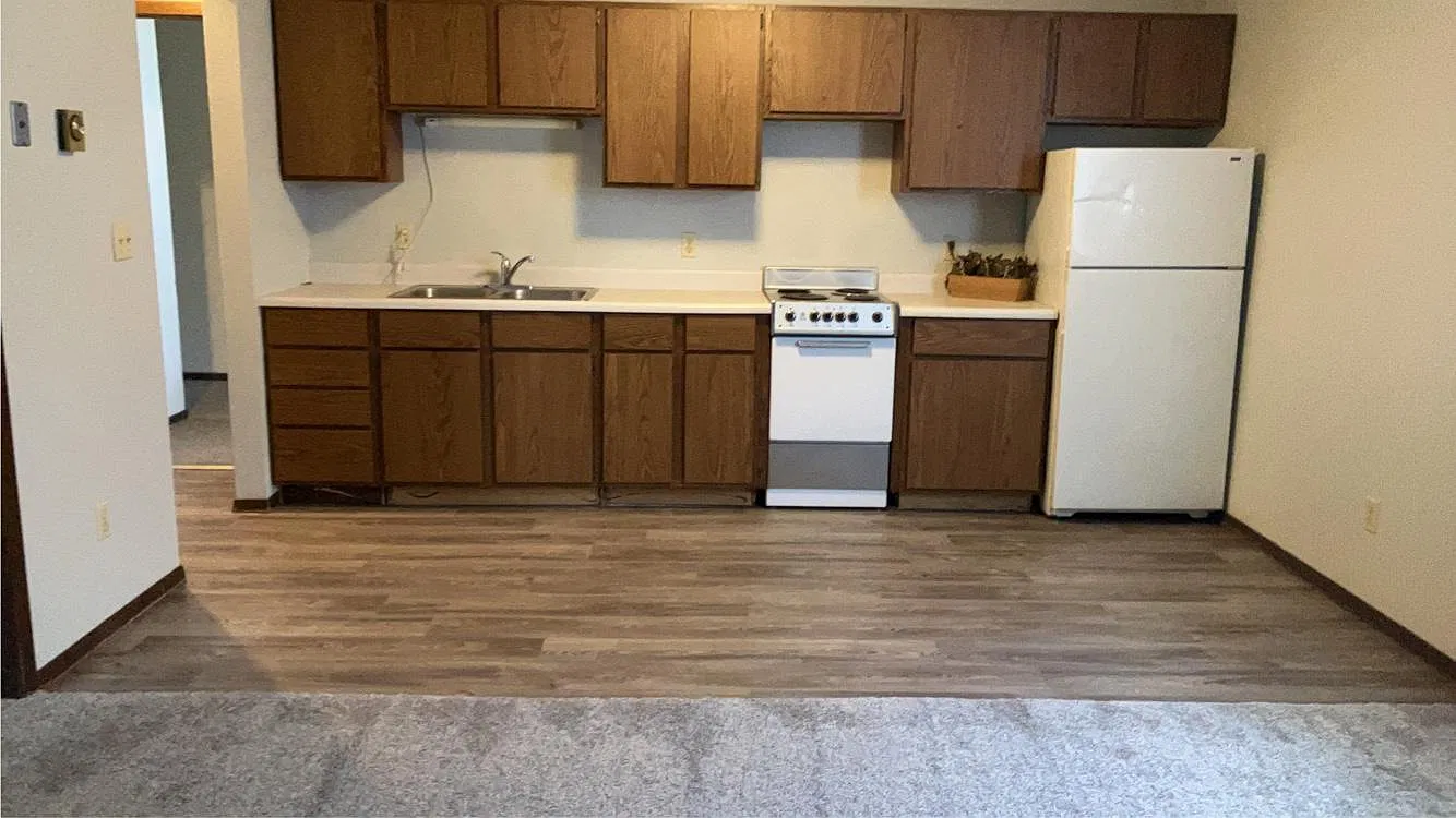 2601 Railroad Ave SE — Photo 1