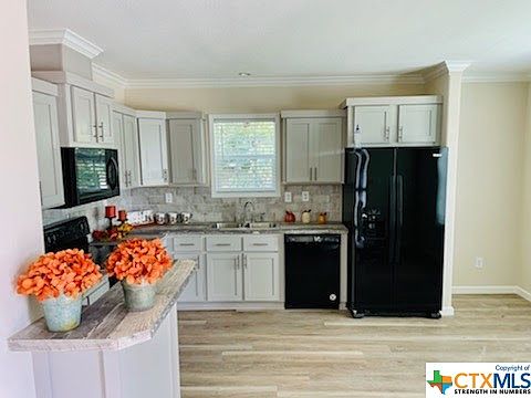 5th image of 610 Rosewood Dr