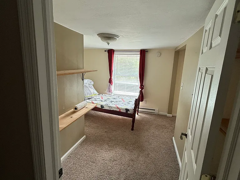 122 Fox St — Photo 6