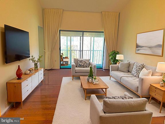 4th image of 15310 Pine Orchard Dr #84-3F