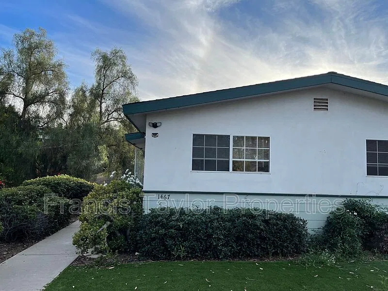 2 bed, 1.0 bath, 850 sqft, $2,500 — Photo 2