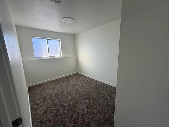 5 bed, 1660 sqft, $2,500 — Photo 2