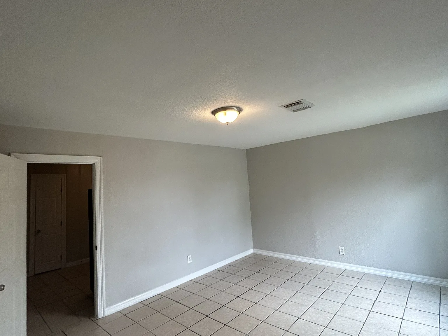 301 West Austin Duplex - 2 — Photo 2
