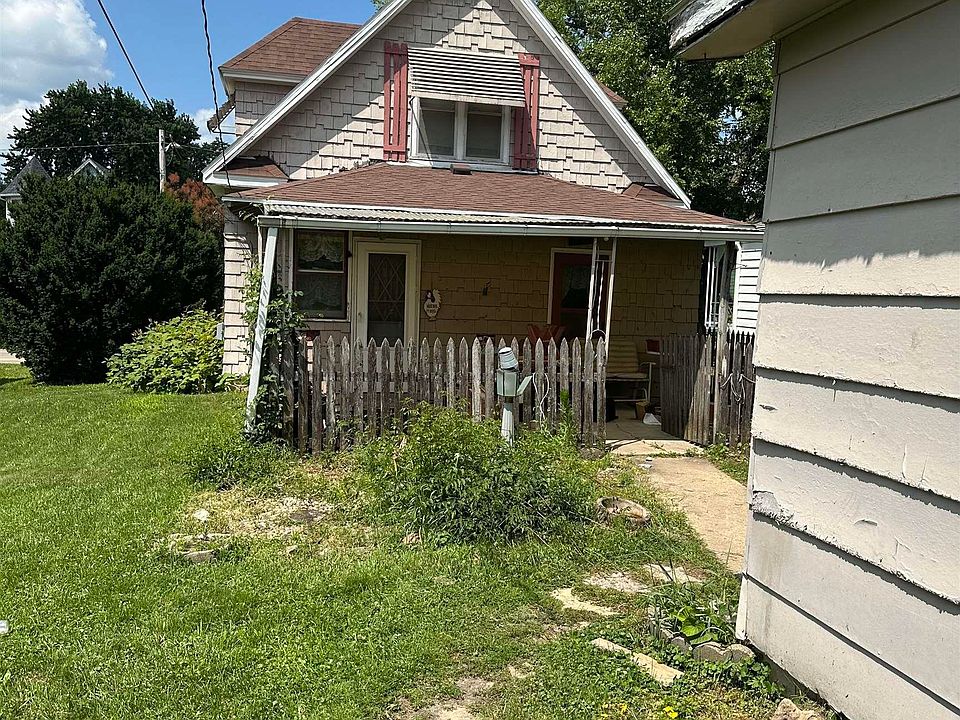 2nd image of 413 N Frederick Ave