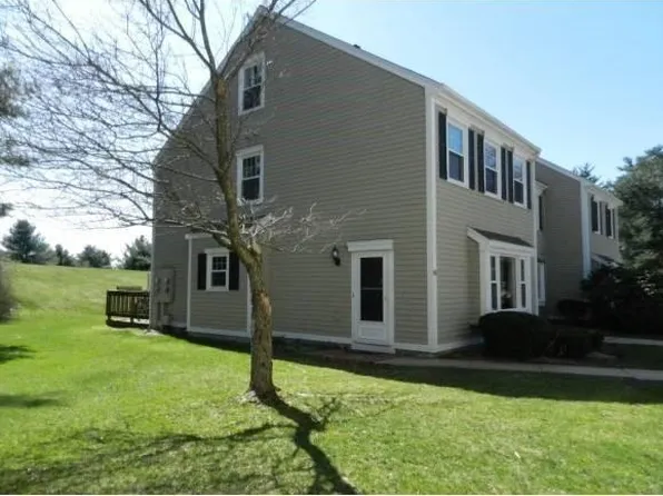 96 Stillwater Dr, Nashua, NH 03062