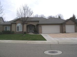 7503 Robles Dr, Redding, CA 96002