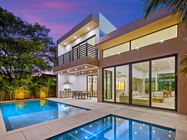 290 NW 48th St, Miami, FL 33127