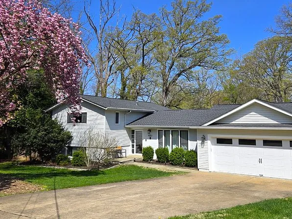 4202 Adrienne Dr, Alexandria, VA 22309