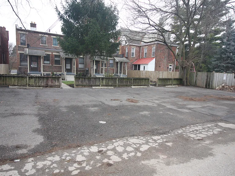 74 W Greenwood Ave — Photo 29