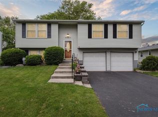 146 Partridge Ln, Perrysburg, OH 43551
