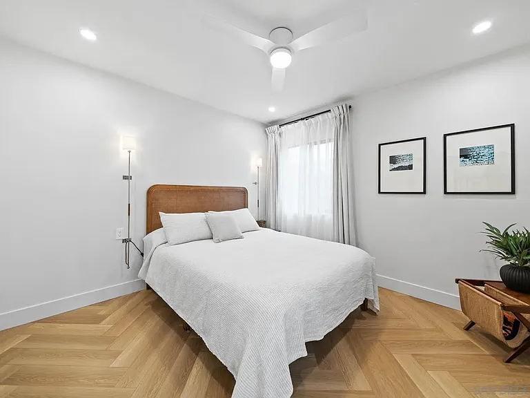7374 Bishops Ln — Photo 21