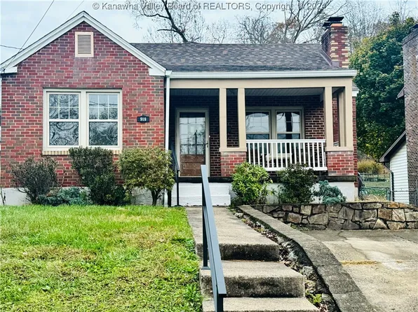 918 Meadow Dr, South Charleston, WV 25309