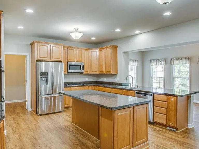 10410 Silver Creek Ct — Photo 14
