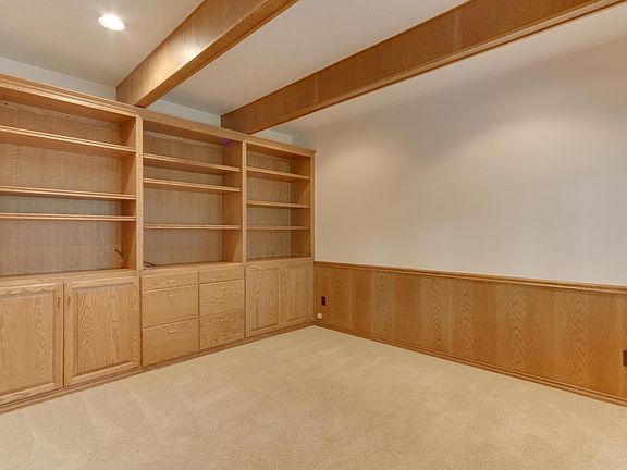 4th image of 5726 Charles Cir