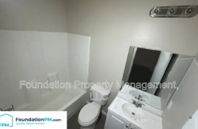 772 Pearce St — Photo 16