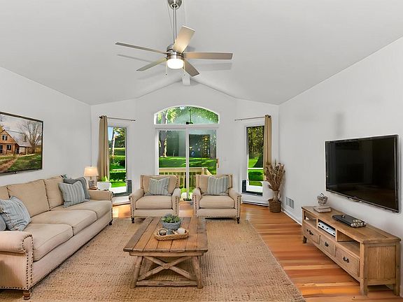 5th image of 858 Augusta #C