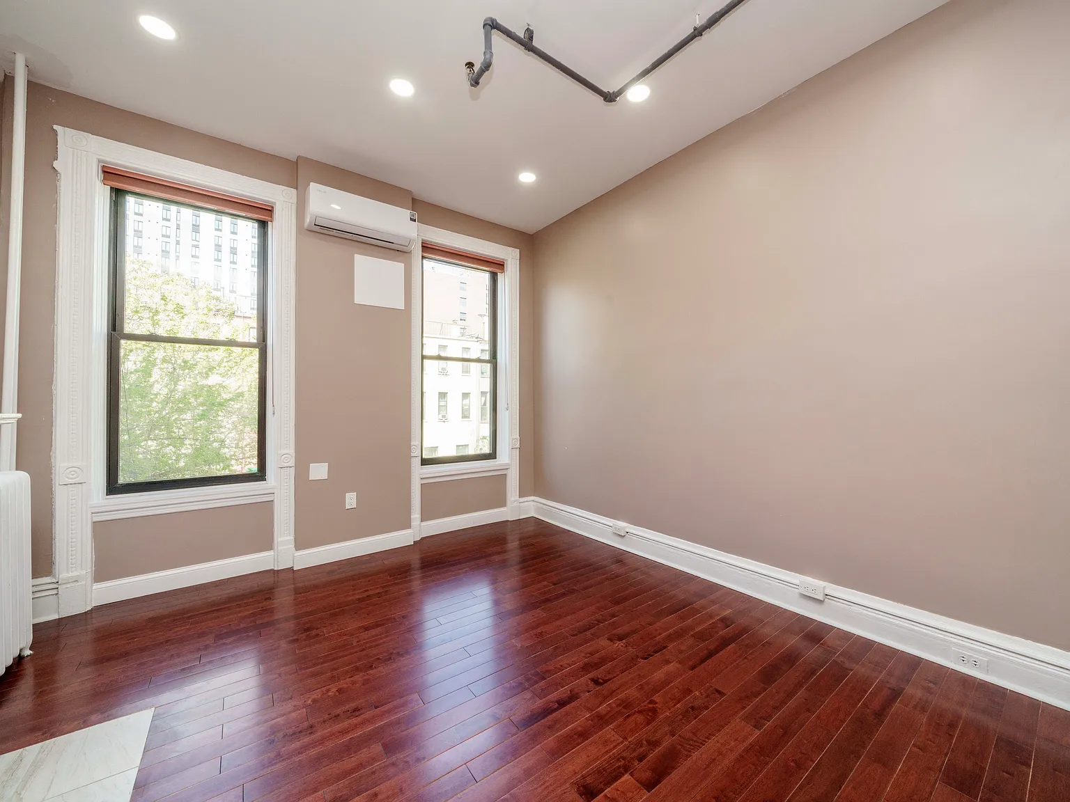 211 West 122nd Street — Photo 3