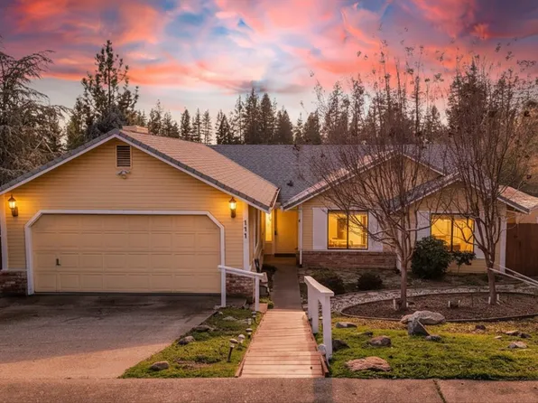 111 Stanford Ct, Grass Valley, CA 95945