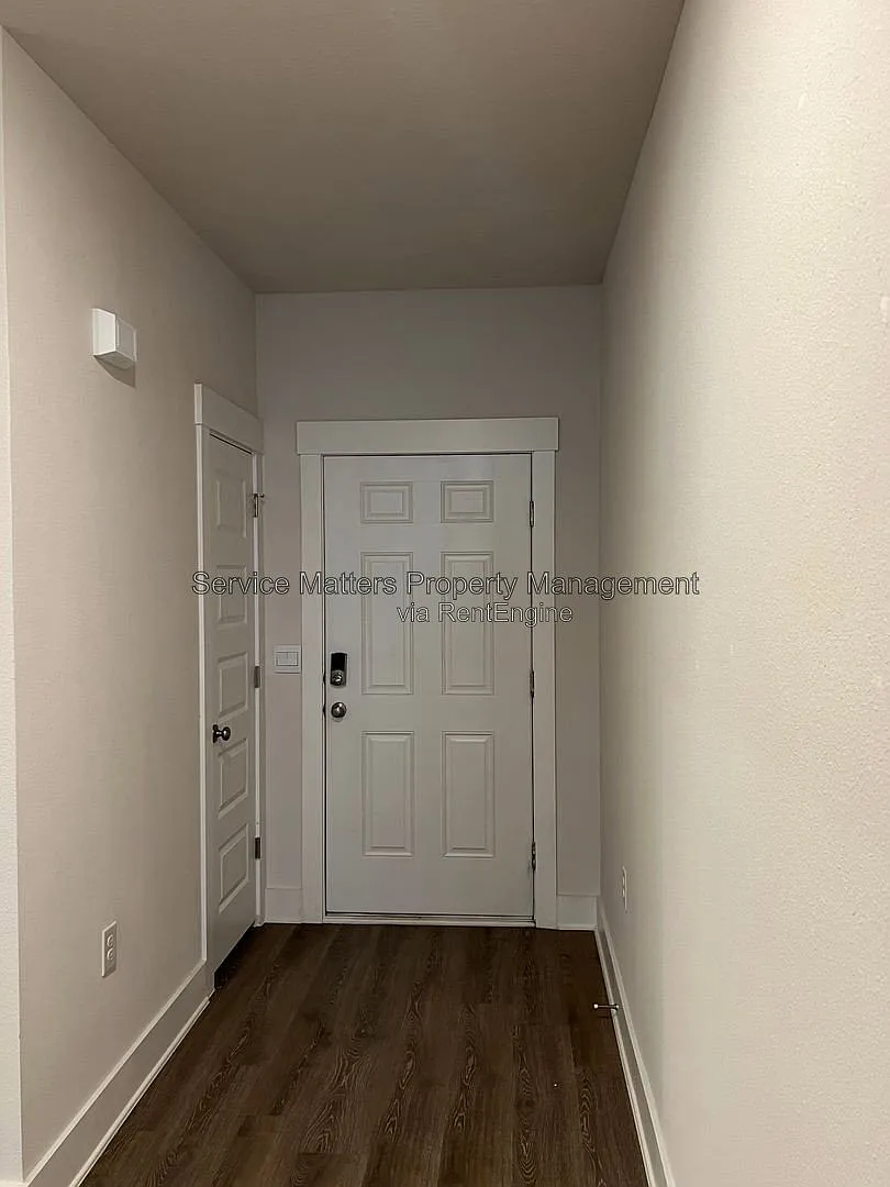 4 bed, 2.0 bath, 1835 sqft, $2,000 — Photo 4