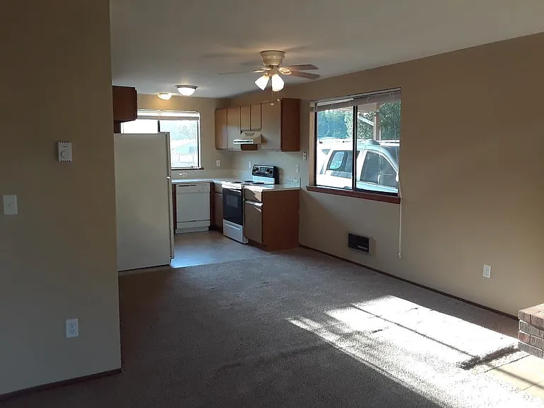 2713 SE Sedgwick Rd — Photo 16