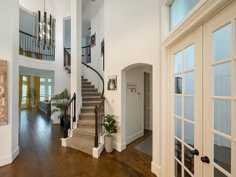 9702 Caldwell Way — Photo 4