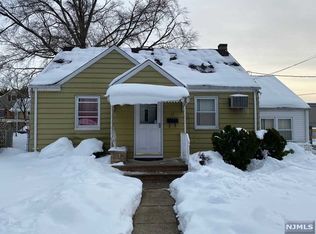 11 Chestnut Ave, Emerson, NJ 07630