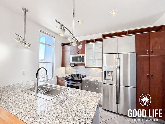 4th image of 4032 Hamilton St