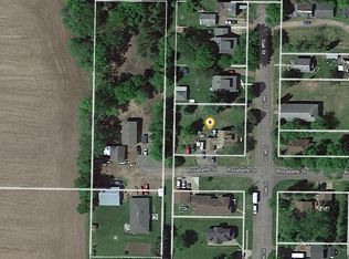 401 Oak St, Grasston, MN 55030