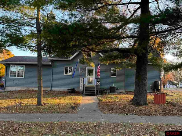 290 7th St SW, Wells, MN 56097