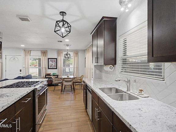2nd image of 509 W MISSOURI Avenue