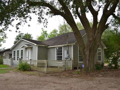 1922 W Sealy St, Alvin, TX, 77511