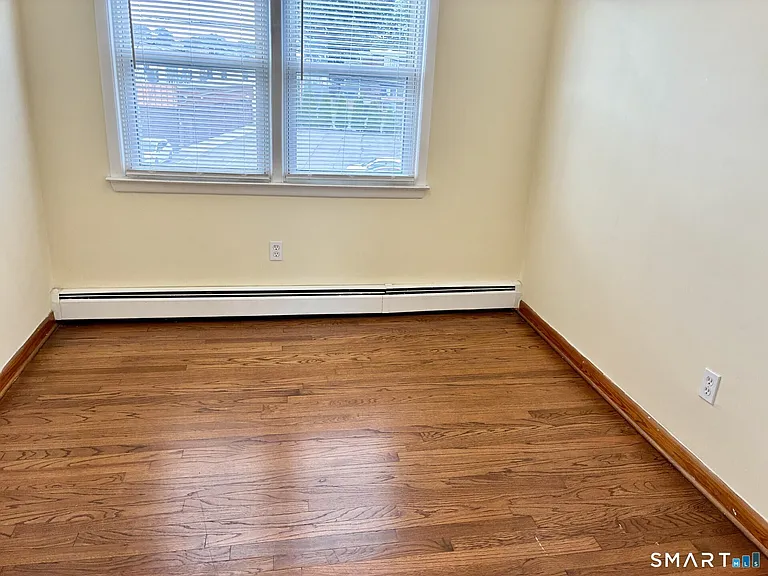 658 Beechmont Ave — Photo 11